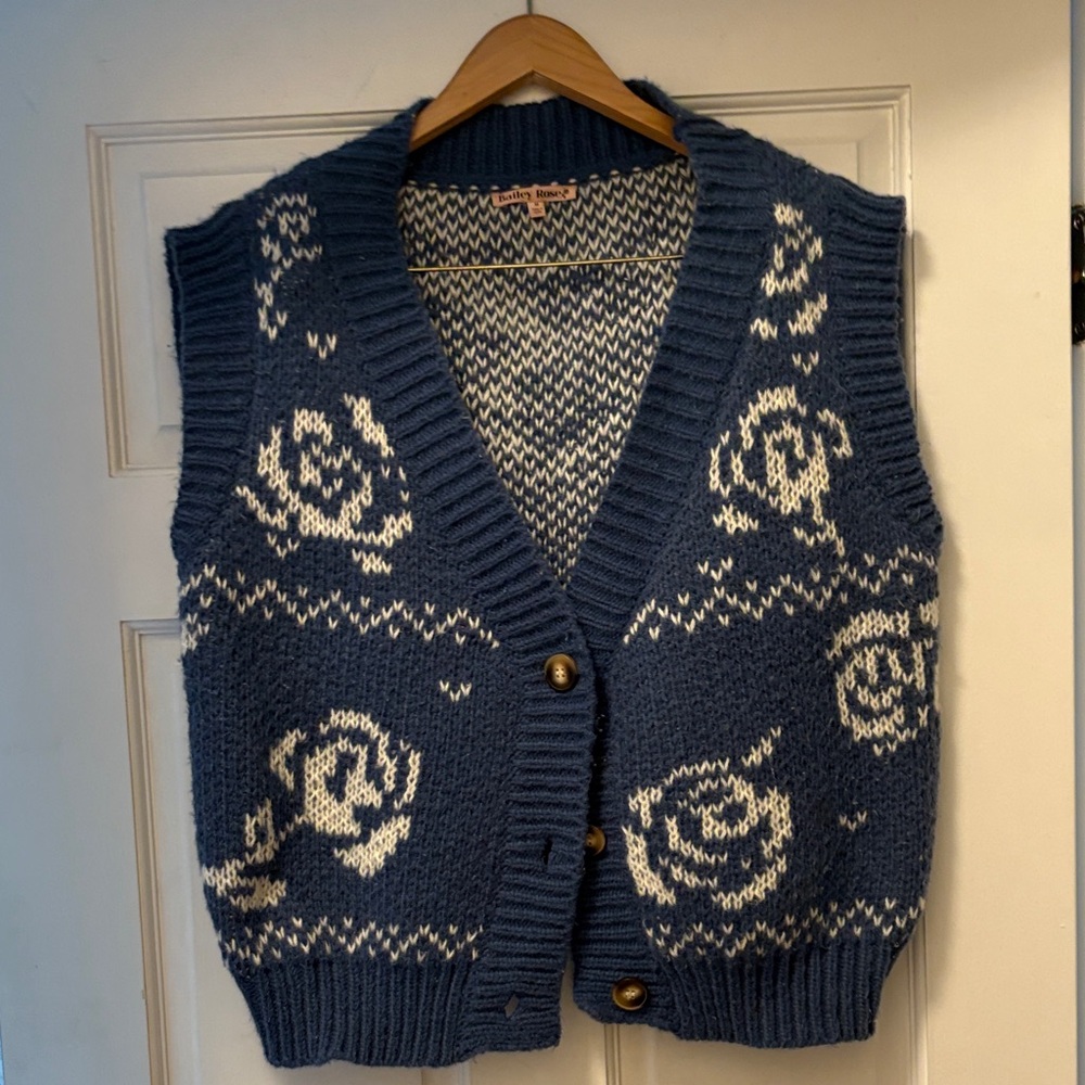Navy Rose Patterned Knit Cardigan Vest